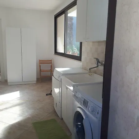 36 Via Como Apartman *